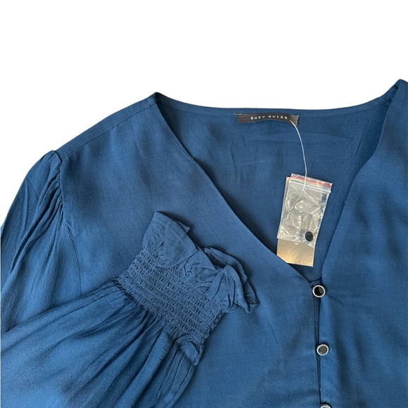Suzy Shier Blue V-Neck Long Sleeve Blouse Size Medium - Picture 3 of 4